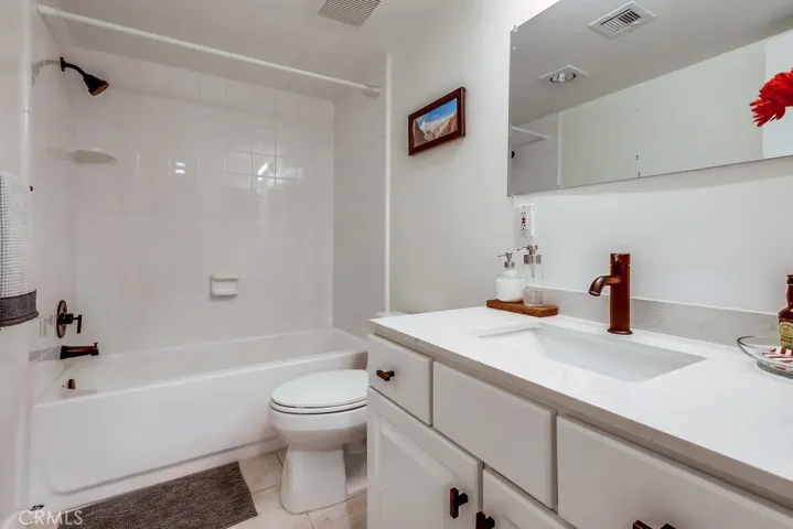 1020 Ocean Park 3, Santa Monica, California 90405