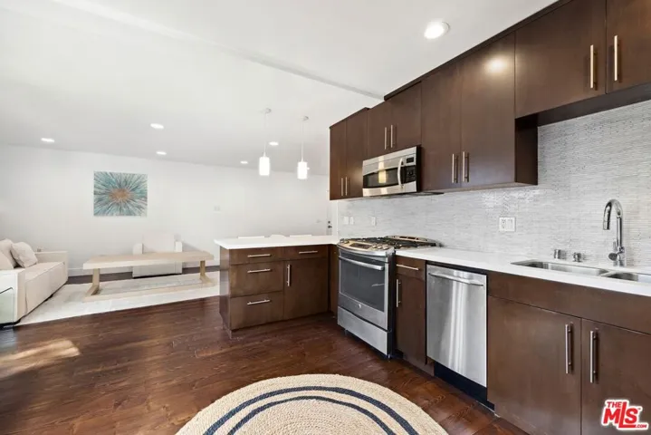 8755 Shoreham Drive 100, West Hollywood, California 90069