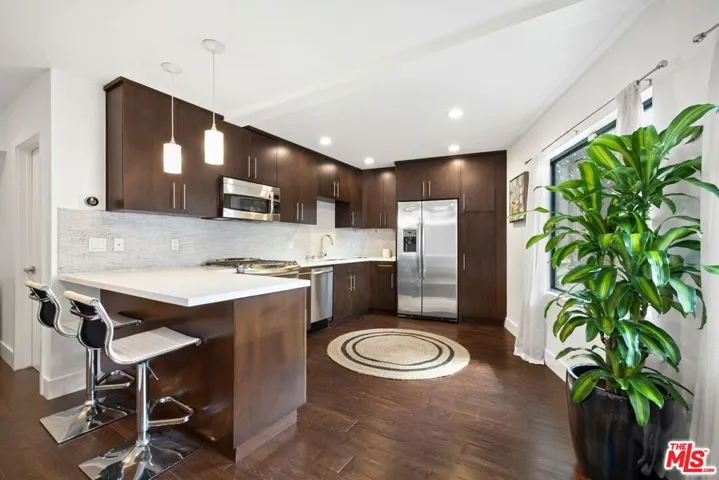 8755 Shoreham Drive 100, West Hollywood, California 90069