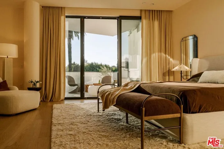 702 N Doheny Drive 301, West Hollywood, California 90069