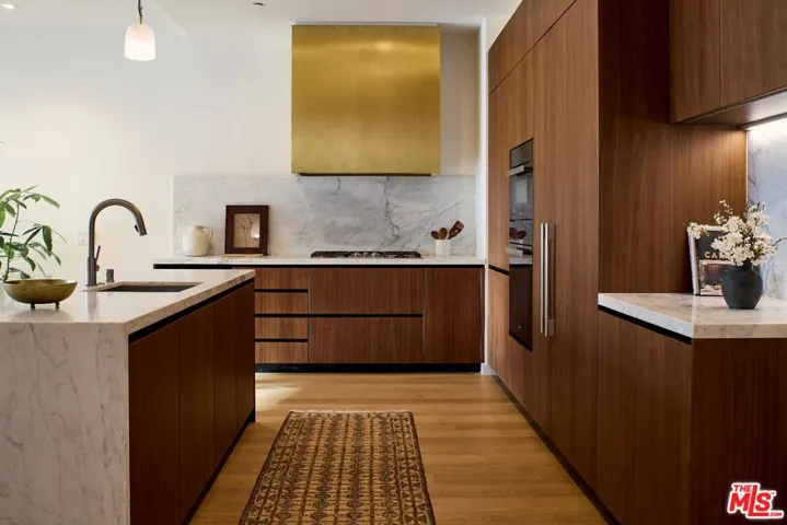 702 N Doheny Drive 301, West Hollywood, California 90069