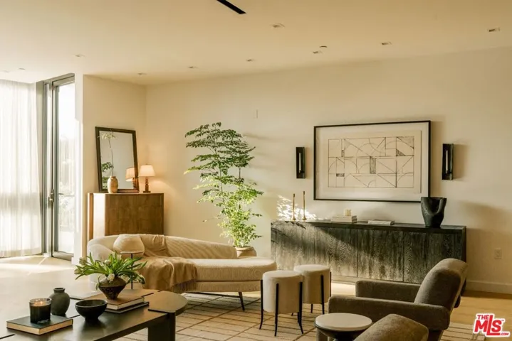 702 N Doheny Drive 301, West Hollywood, California 90069