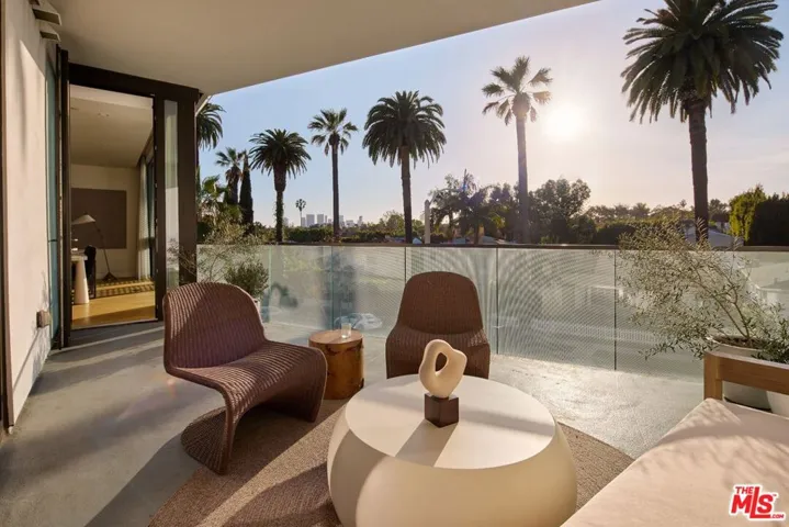 702 N Doheny Drive 301, West Hollywood, California 90069