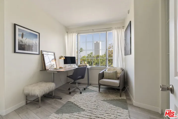 5848 W Olympic Boulevard 102, Los Angeles, California 90036