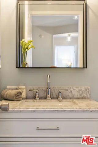 5848 W Olympic Boulevard 102, Los Angeles, California 90036