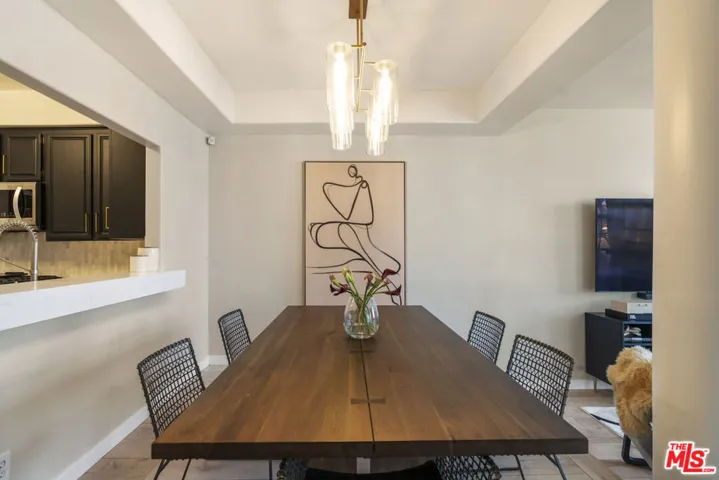 5848 W Olympic Boulevard 102, Los Angeles, California 90036