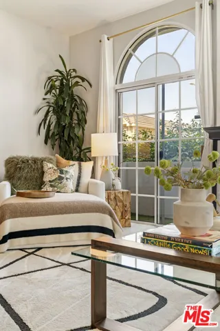 5848 W Olympic Boulevard 102, Los Angeles, California 90036