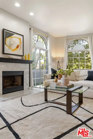 5848 W Olympic Boulevard 102, Los Angeles, California 90036