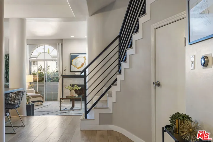 5848 W Olympic Boulevard 102, Los Angeles, California 90036