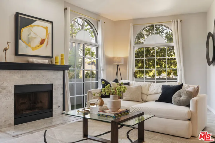 5848 W Olympic Boulevard 102, Los Angeles, California 90036