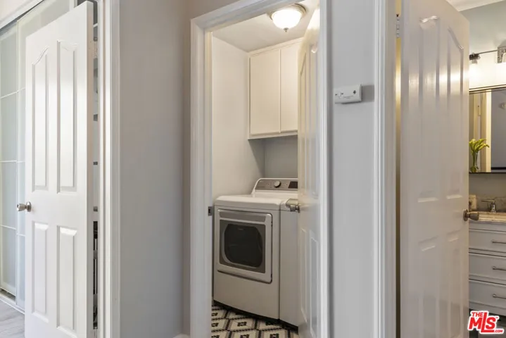 5848 W Olympic Boulevard 102, Los Angeles, California 90036