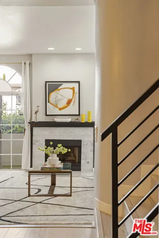 5848 W Olympic Boulevard 102, Los Angeles, California 90036