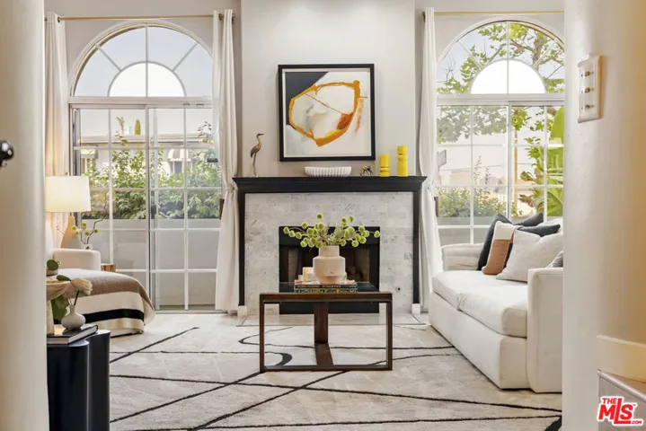 5848 W Olympic Boulevard 102, Los Angeles, California 90036