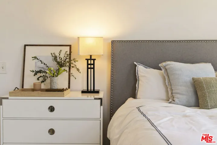 5848 W Olympic Boulevard 102, Los Angeles, California 90036