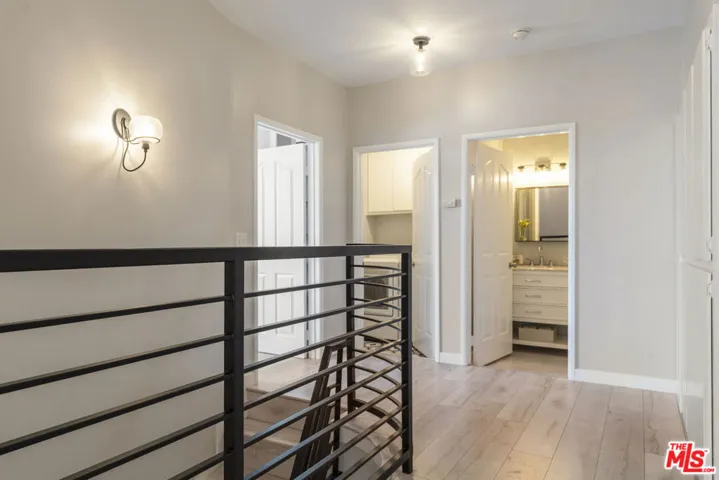 5848 W Olympic Boulevard 102, Los Angeles, California 90036