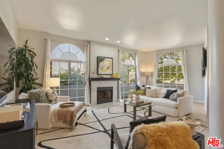 5848 W Olympic Boulevard 102, Los Angeles, California 90036