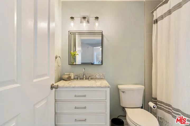 5848 W Olympic Boulevard 102, Los Angeles, California 90036