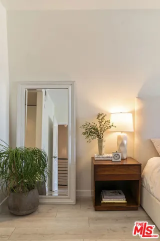 5848 W Olympic Boulevard 102, Los Angeles, California 90036