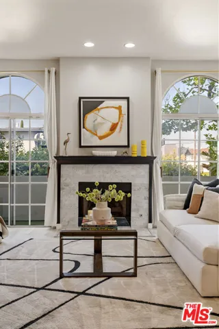 5848 W Olympic Boulevard 102, Los Angeles, California 90036