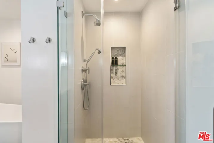 5848 W Olympic Boulevard 102, Los Angeles, California 90036