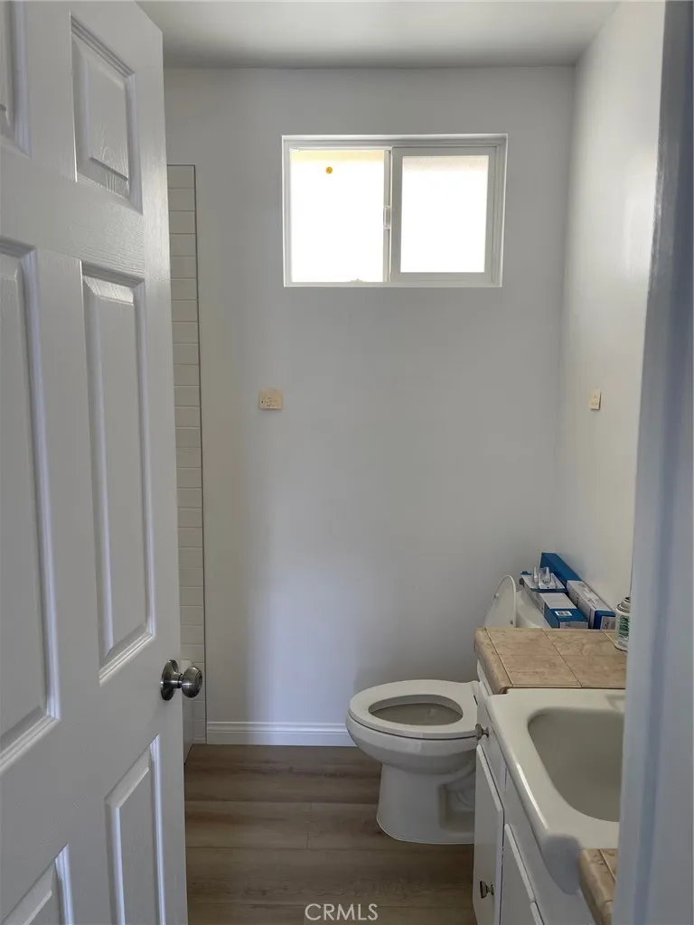 Bathroom unit B
