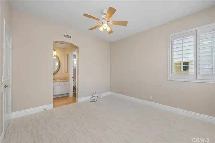 upstairs bedroom with en-suite bathroom