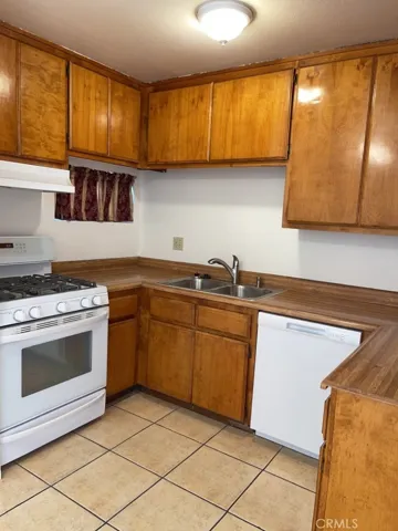 16503 Smoke Tree 1, Hesperia, California 92345