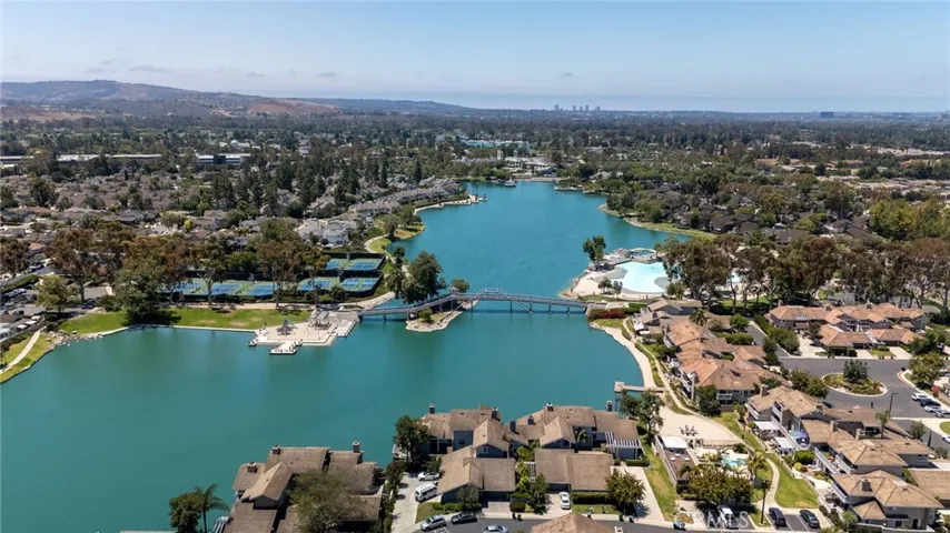 17 Goldenrod, Irvine, California 92614