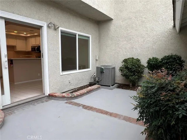 17 Goldenrod, Irvine, California 92614