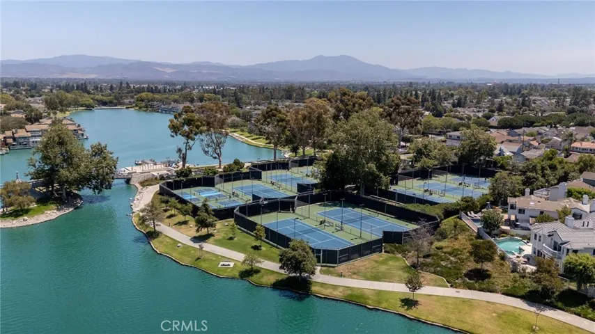 17 Goldenrod, Irvine, California 92614