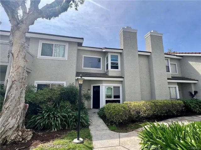 17 Goldenrod, Irvine, California 92614