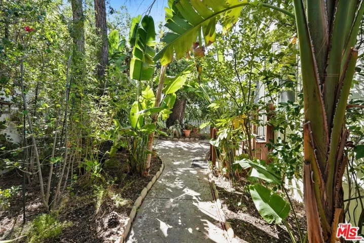 23777 Mulholland Highway 69, Calabasas, California 91302