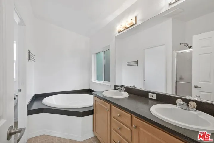 23777 Mulholland Highway 69, Calabasas, California 91302