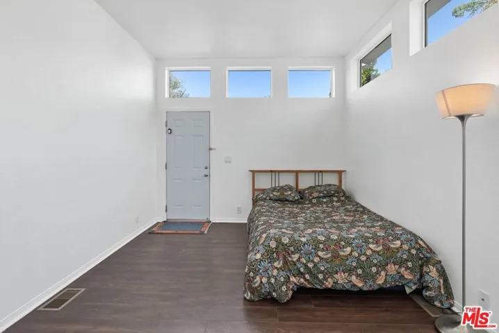 23777 Mulholland Highway 69, Calabasas, California 91302