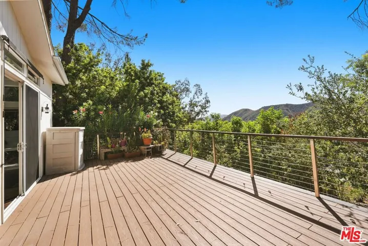 23777 Mulholland Highway 69, Calabasas, California 91302