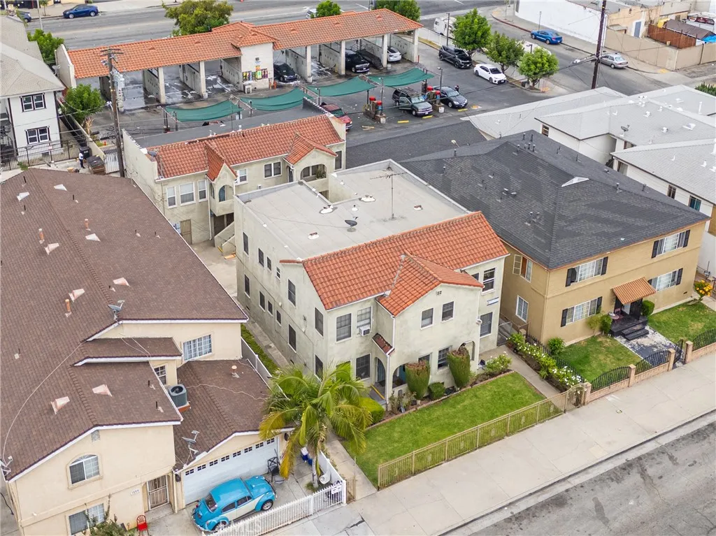 1258 S Woods Ave