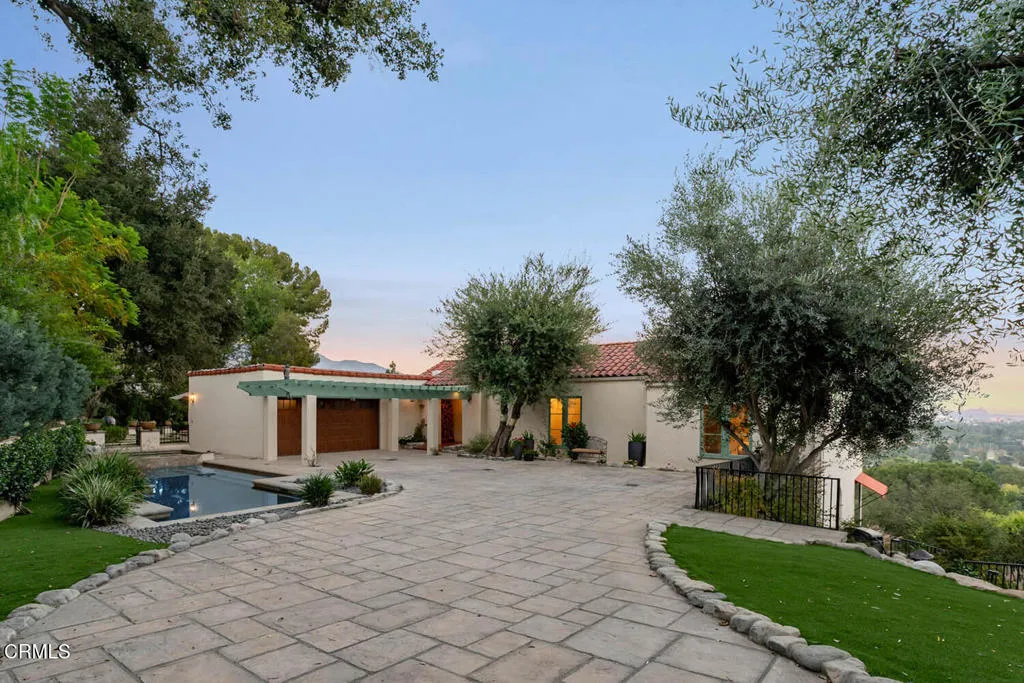 1395 Inverness Dr