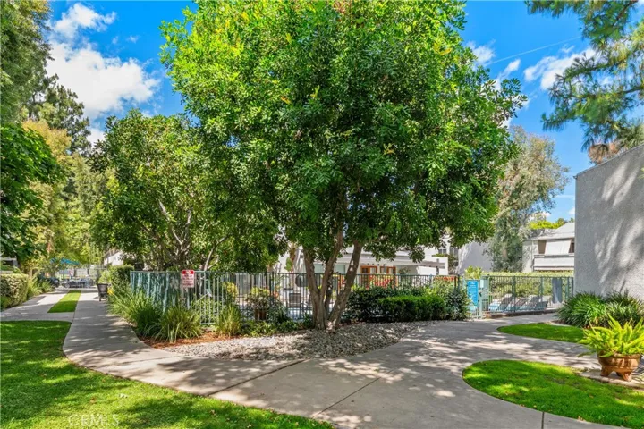 20134 Leadwell 126, Winnetka, California 91306