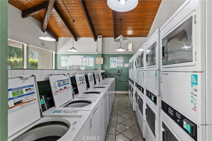 20134 Leadwell 126, Winnetka, California 91306