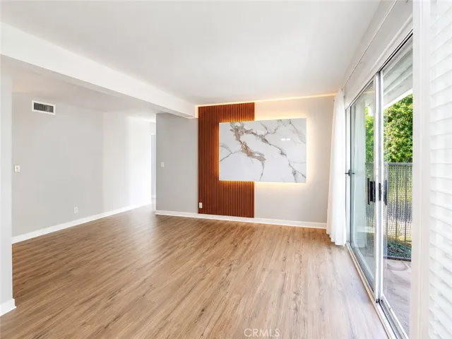 20134 Leadwell 126, Winnetka, California 91306