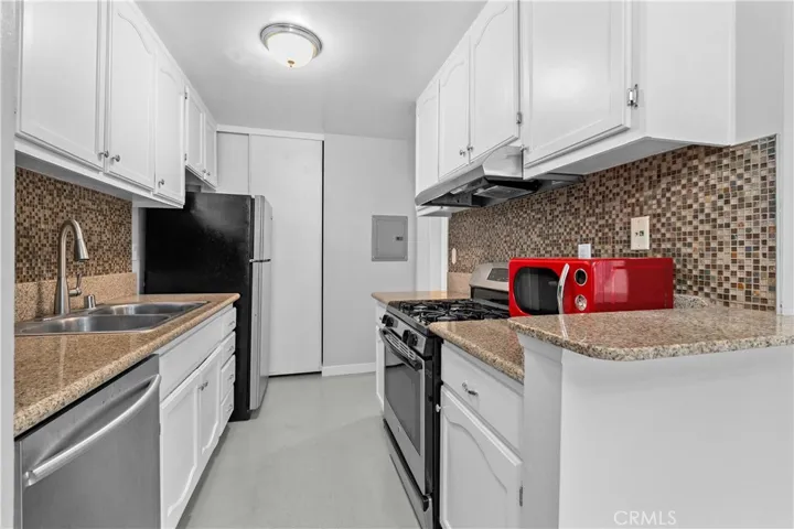 20134 Leadwell 126, Winnetka, California 91306