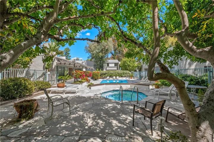 20134 Leadwell 126, Winnetka, California 91306