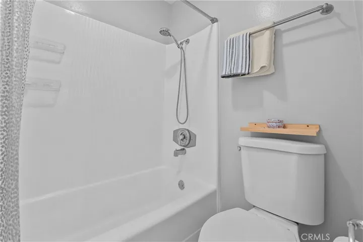 20134 Leadwell 126, Winnetka, California 91306