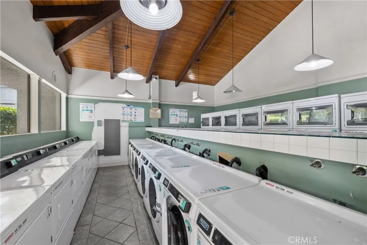20134 Leadwell 126, Winnetka, California 91306