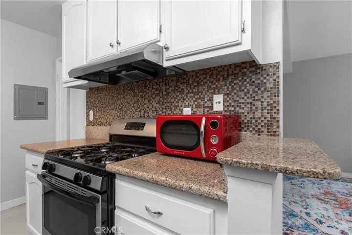 20134 Leadwell 126, Winnetka, California 91306