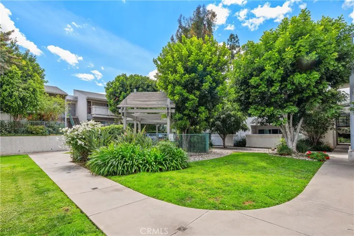 20134 Leadwell 126, Winnetka, California 91306
