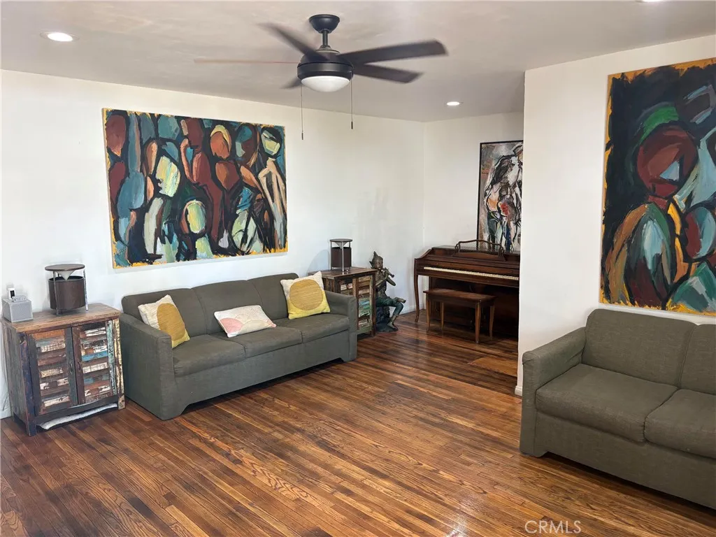 gallery-image 4