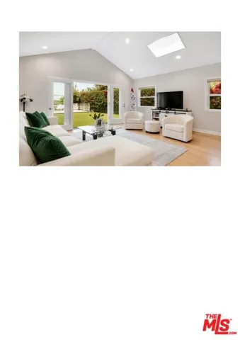 3733 Willowcrest Avenue, Studio City, California 91604