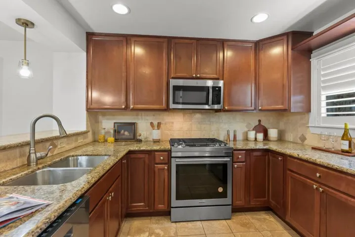 857 Carlisle Way 128, Sunnyvale, California 94087