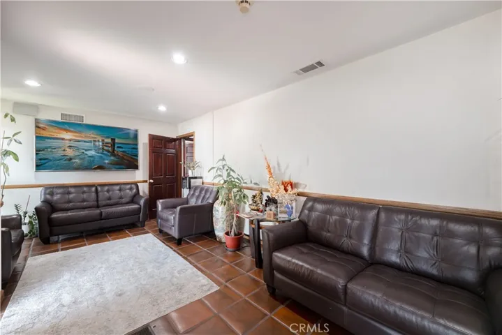 635 W Foothill, Monrovia, California 91016